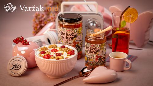 Professional Product Photography for Good Vibes by Varžak Honey